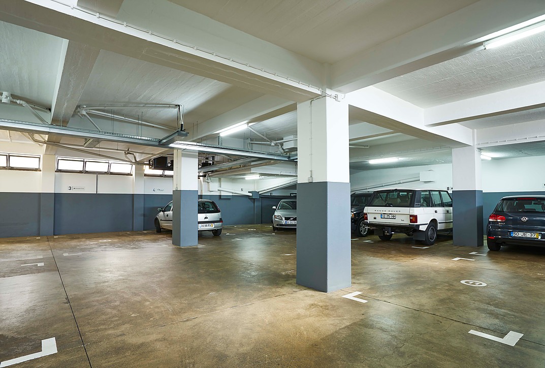 Estacionamento privativo com acesso direto por elevador